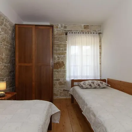 Berta In - Haus Fuer 4-5 Personen Sveti Petar u Sumi